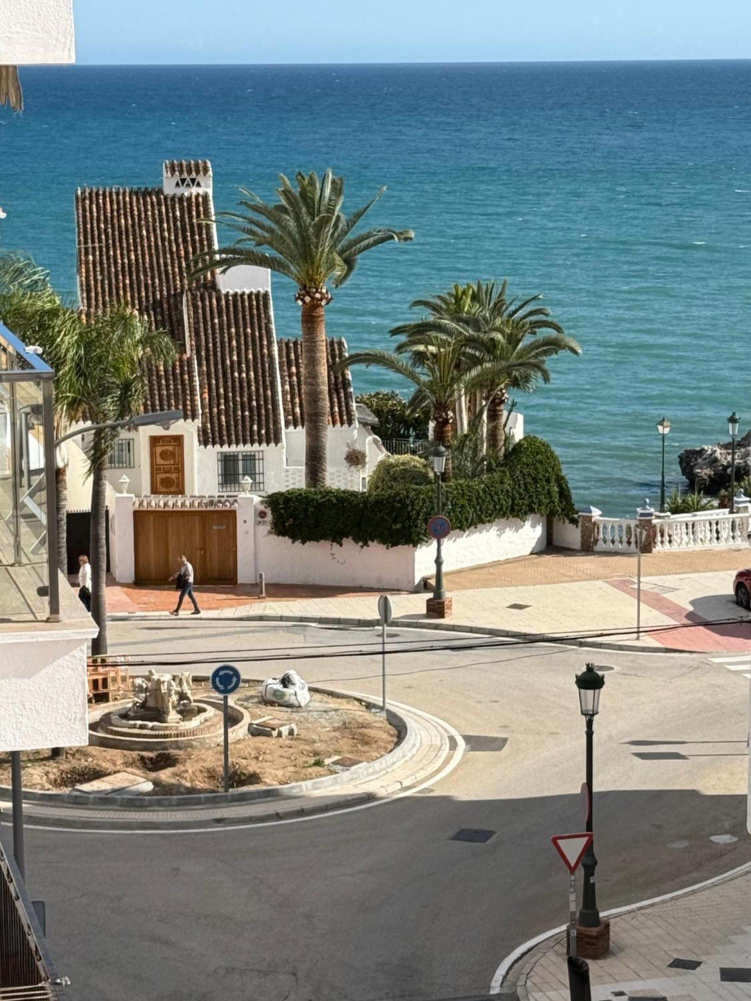 Apartamentos Latin Nerja Dış mekan fotoğraf