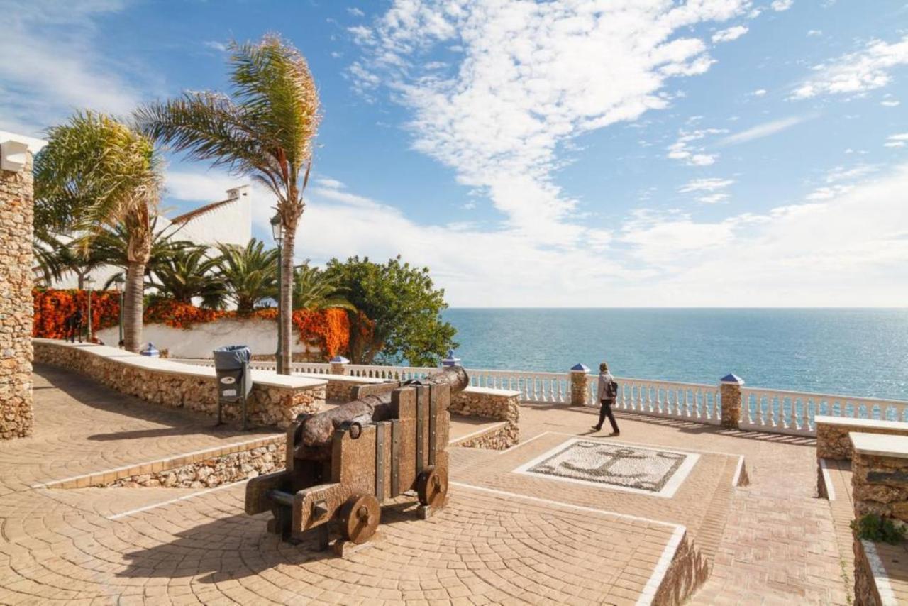 Apartamentos Latin Nerja Dış mekan fotoğraf