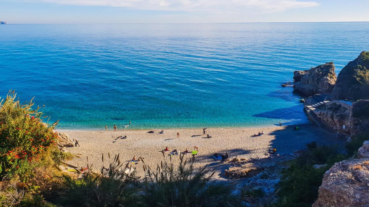 Apartamentos Latin Nerja Dış mekan fotoğraf